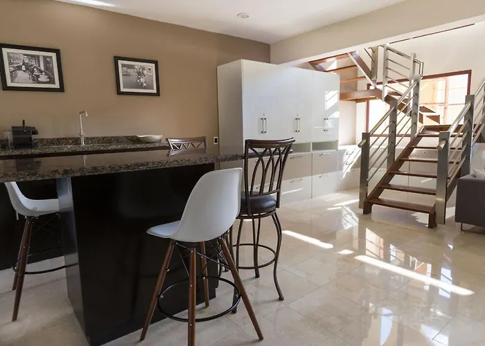 Apartment Modern Ph 3 Bedroom Condo High Floor At El Faro By Dpm *