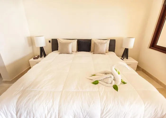 Modern Ph 3 Bedroom Condo High Floor At El Faro By Dpm Apartment